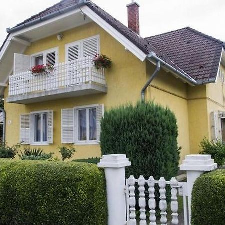 Gizella Haz Apartment Кестели Екстериор снимка