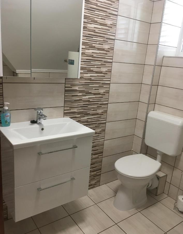 Gizella Haz Apartment Кестели Екстериор снимка