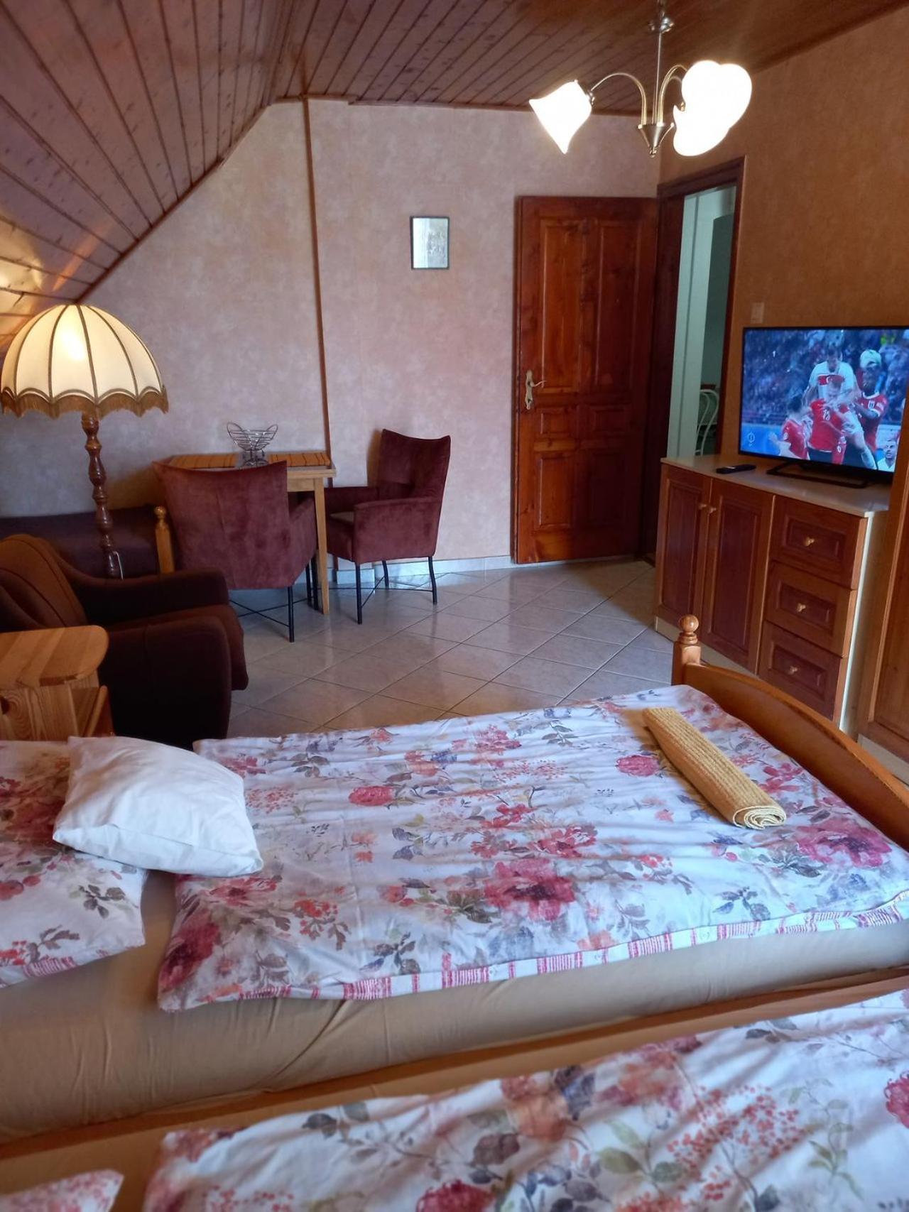 Gizella Haz Apartment Кестели Екстериор снимка