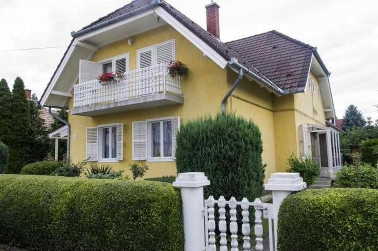 Gizella Haz Apartment Кестели Екстериор снимка
